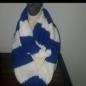 ❤NWT Beautiful infinity scarf ❤